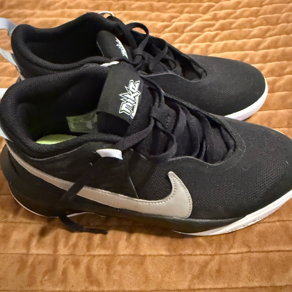 Nike Black and Gray Athletic Shoes YOUTH